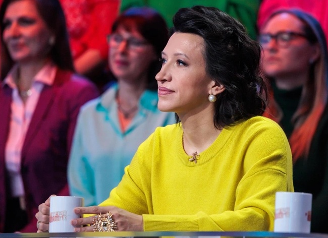 «Мне предлагали сфабрикованные скандалы»: Елена Борщева о драме с мужем, дочери и юбилее со звездами